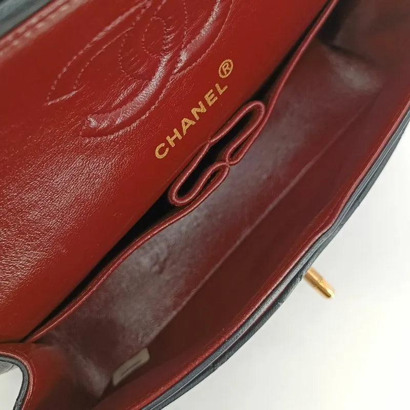ra587-chanel-vintage-black-lambskin-23cm-classic-flap-bag