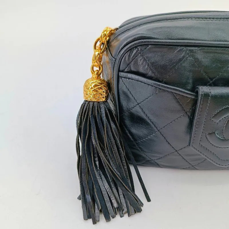 rb495-chanel-vintage-black-lambskin-tassel-camera-bag