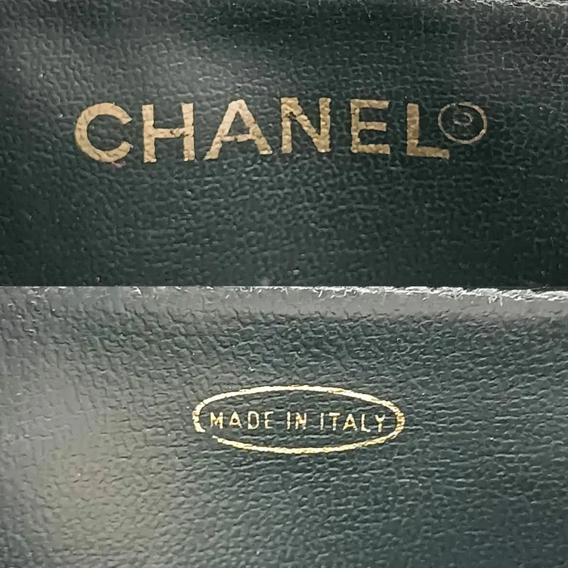 jah140-chanel-vintage-bicolor-black-white-lambskin-embossed-logo-tote-bag