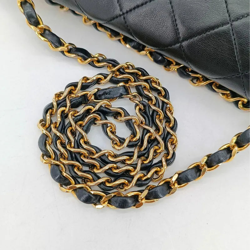 rb511-chanel-vintage-black-lambskin-25cm-classic-flap-bag