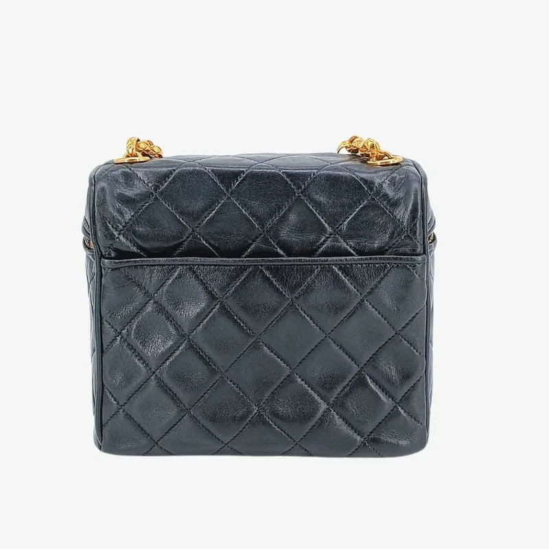 jt264-chanel-vintage-black-lambskin-tassels-gold-chain-camera-bag