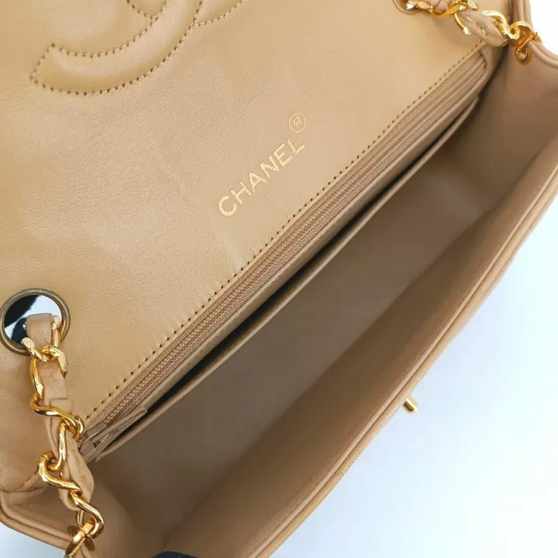 jt759-chanel-vintage-beige-lambskin-pointed-flap-bag