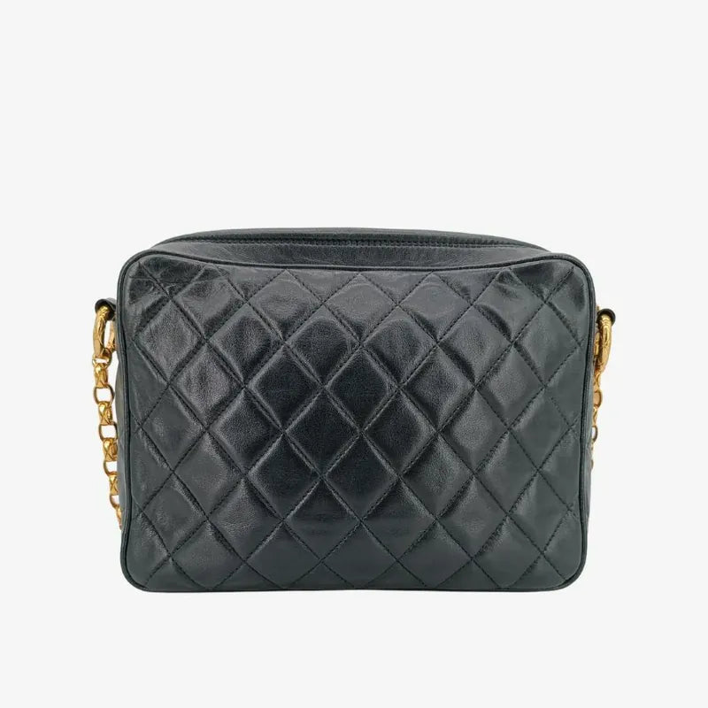 jt043-chanel-vintage-black-lambskin-gold-chain-camera-bag