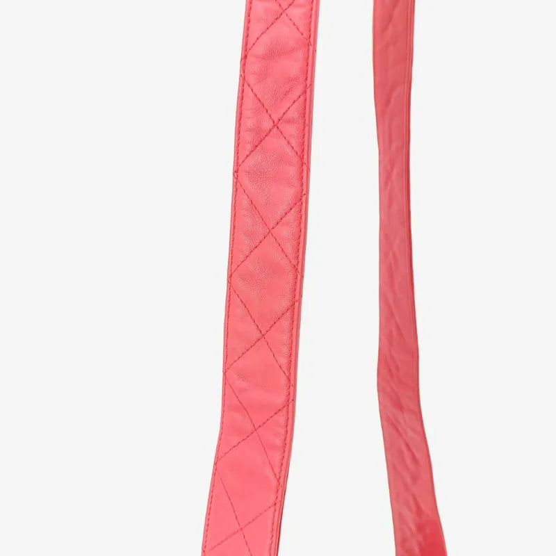 ju999-chanel-vintage-coral-lambskin-tassel-camera-bag