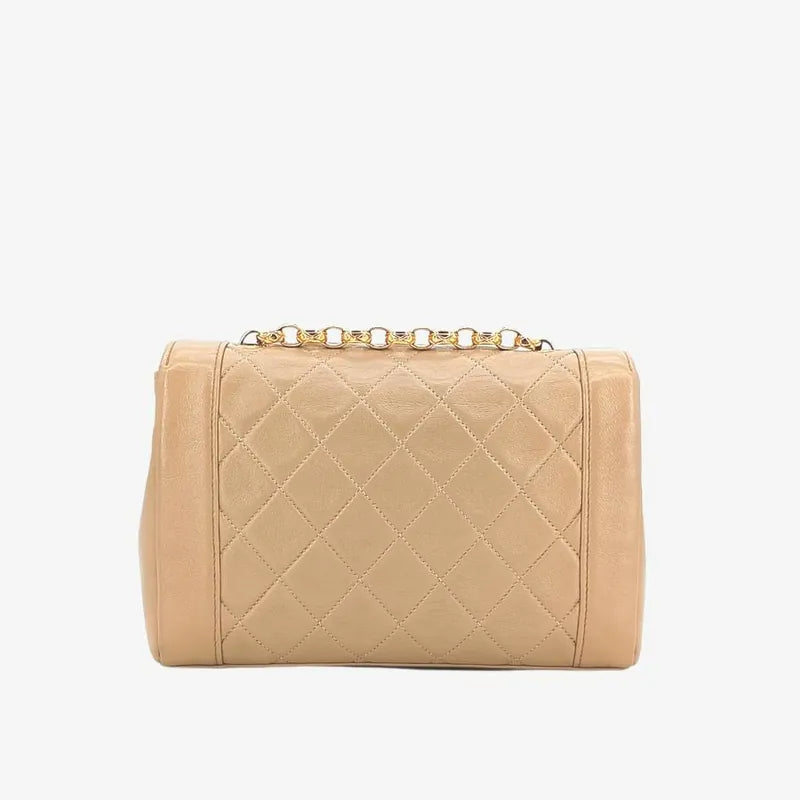 c381-chanel-vintage-beige-lambskin-quilted-gold-chain-flap-bag