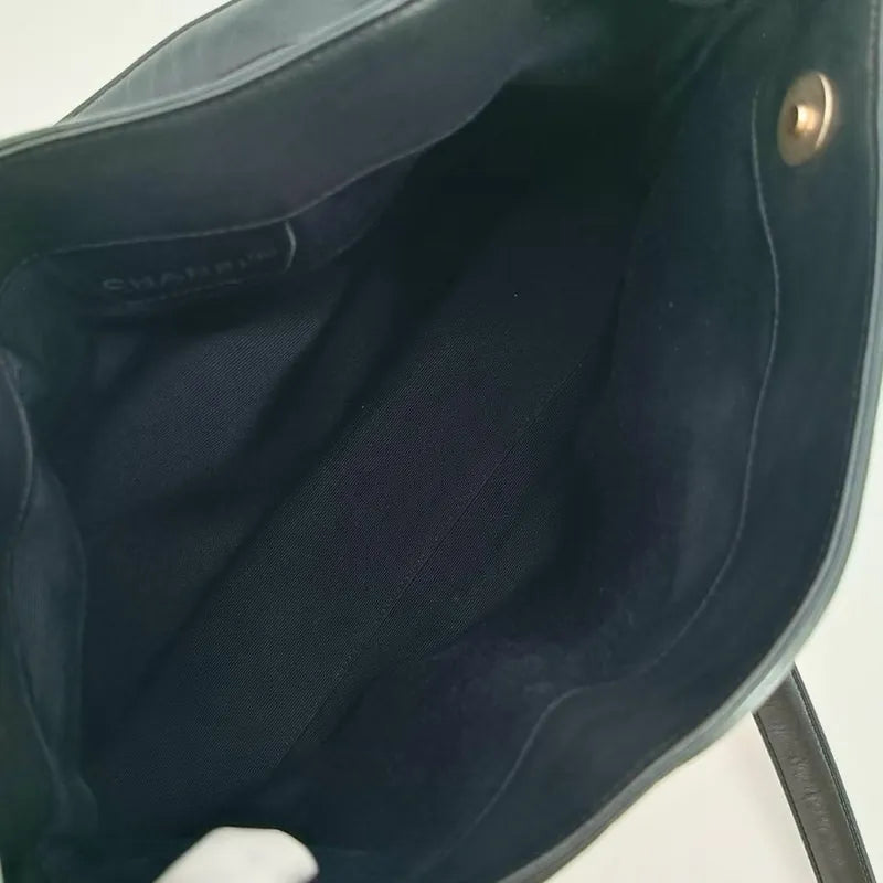 rb235-chanel-vintage-black-calfskin-tote-bag