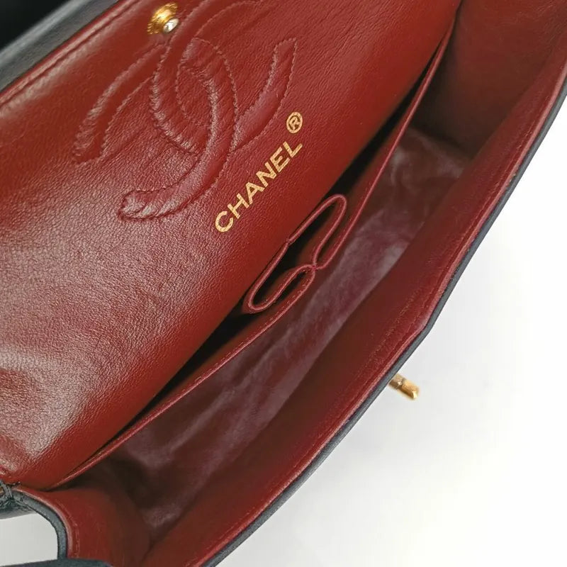 jah146-chanel-vintage-black-lambskin-23cm-classic-flap-bag