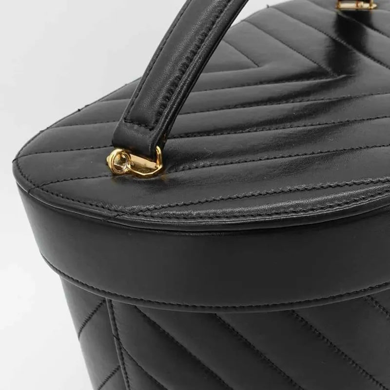 jq979-chanel-vintage-black-lambskin-flap-bucket-bag