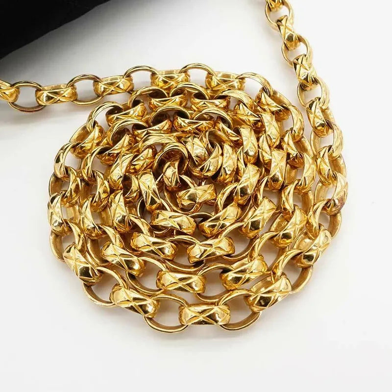 js074-chanel-vintage-black-satin-gold-chain-19cm-diana-flap-bag