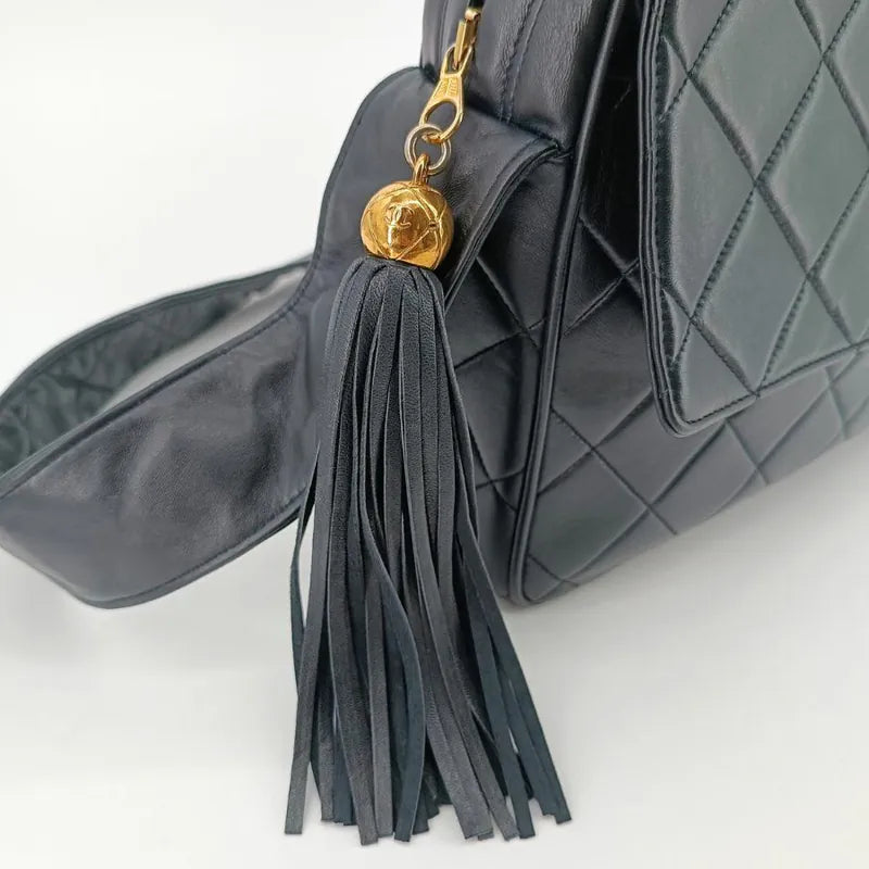 jw029-chanel-vintage-navy-lambskin-tessel-camera-bag