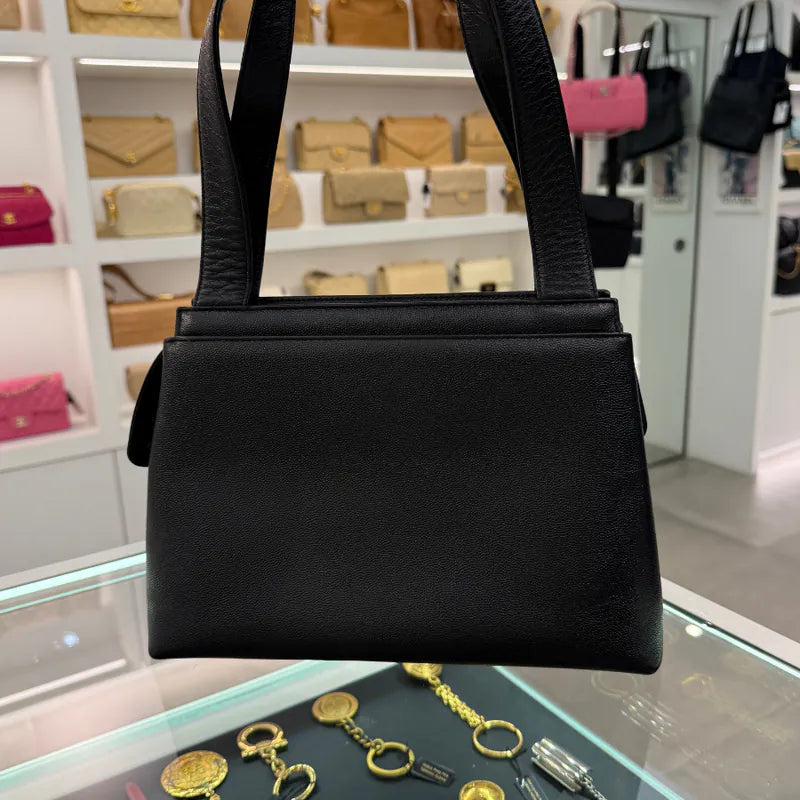 rc424-chanel-vintage-black-caviar-leather-shoulder-bag