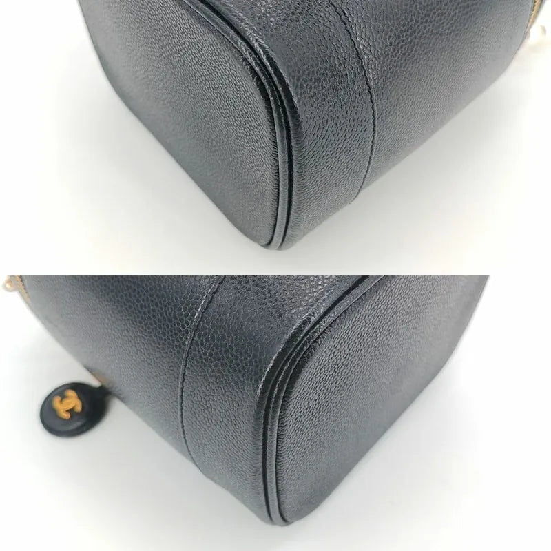 jt080-chanel-vintage-black-caviar-leather-cosmetic-bag