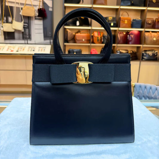 jx234-salvatore-ferragamo-vintage-black-vara-ribbon-handbag