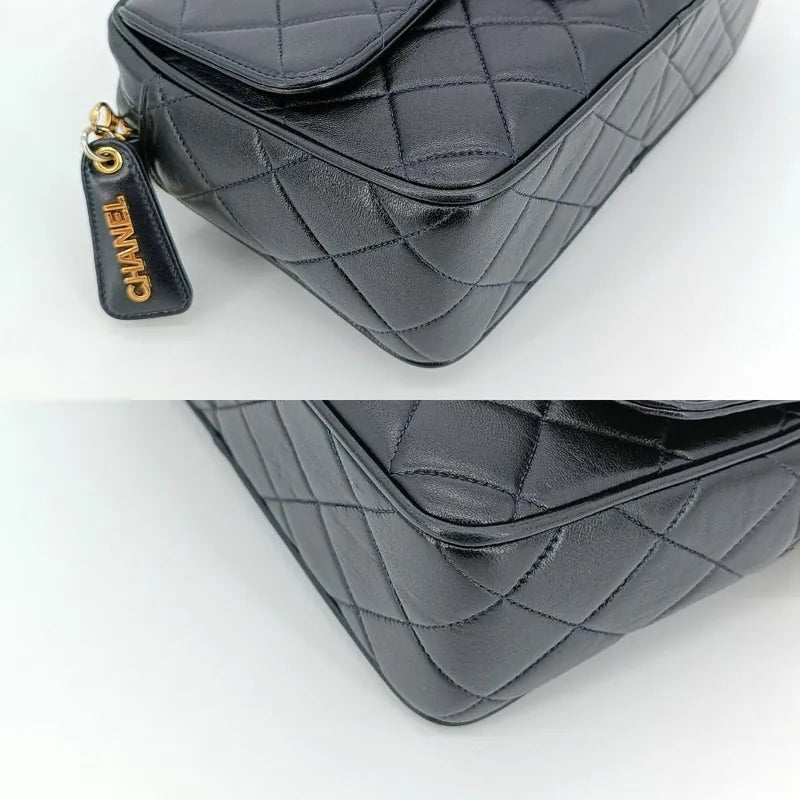 js699-chanel-vintage-navy-lambskin-quilted-camera-bag