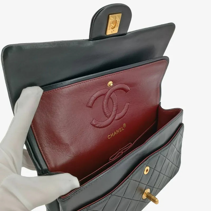 ra655-chanel-vintage-black-lambskin-25cm-classic-flap-bag