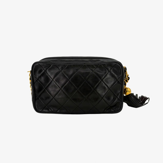 RG471 - CHANEL Vintage Black Lambskin Tessel Camera Bag